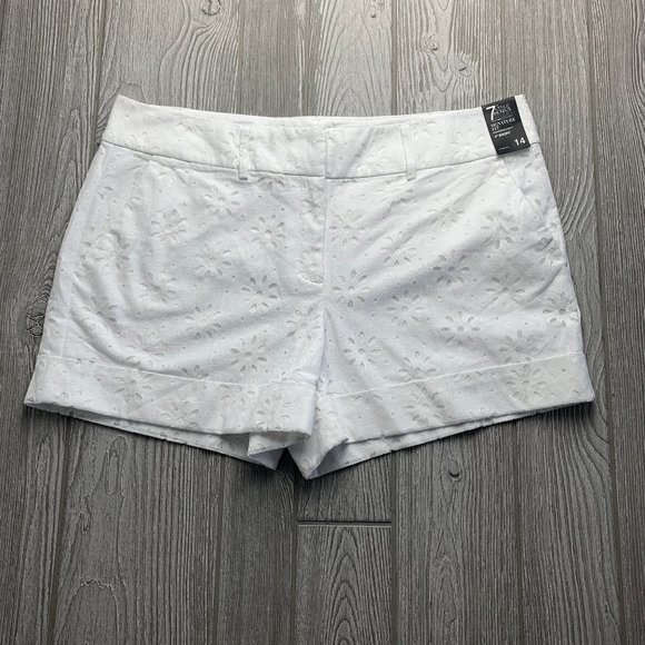 New York & Co 7th Ave Design White Lace Shorts - Picture 9 of 9